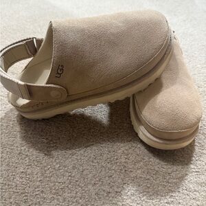 UGG clog size 8